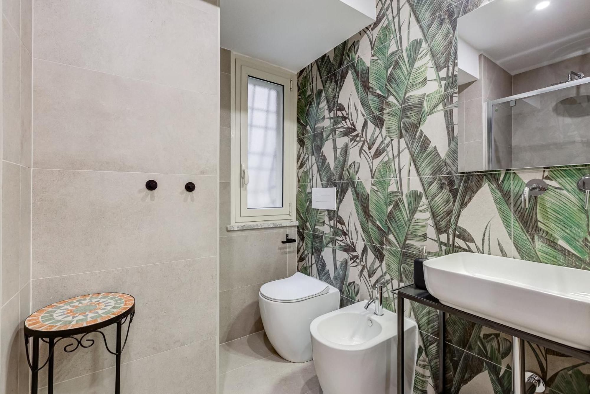 3-bedroom Near Trastevere Station Apartment Rome
