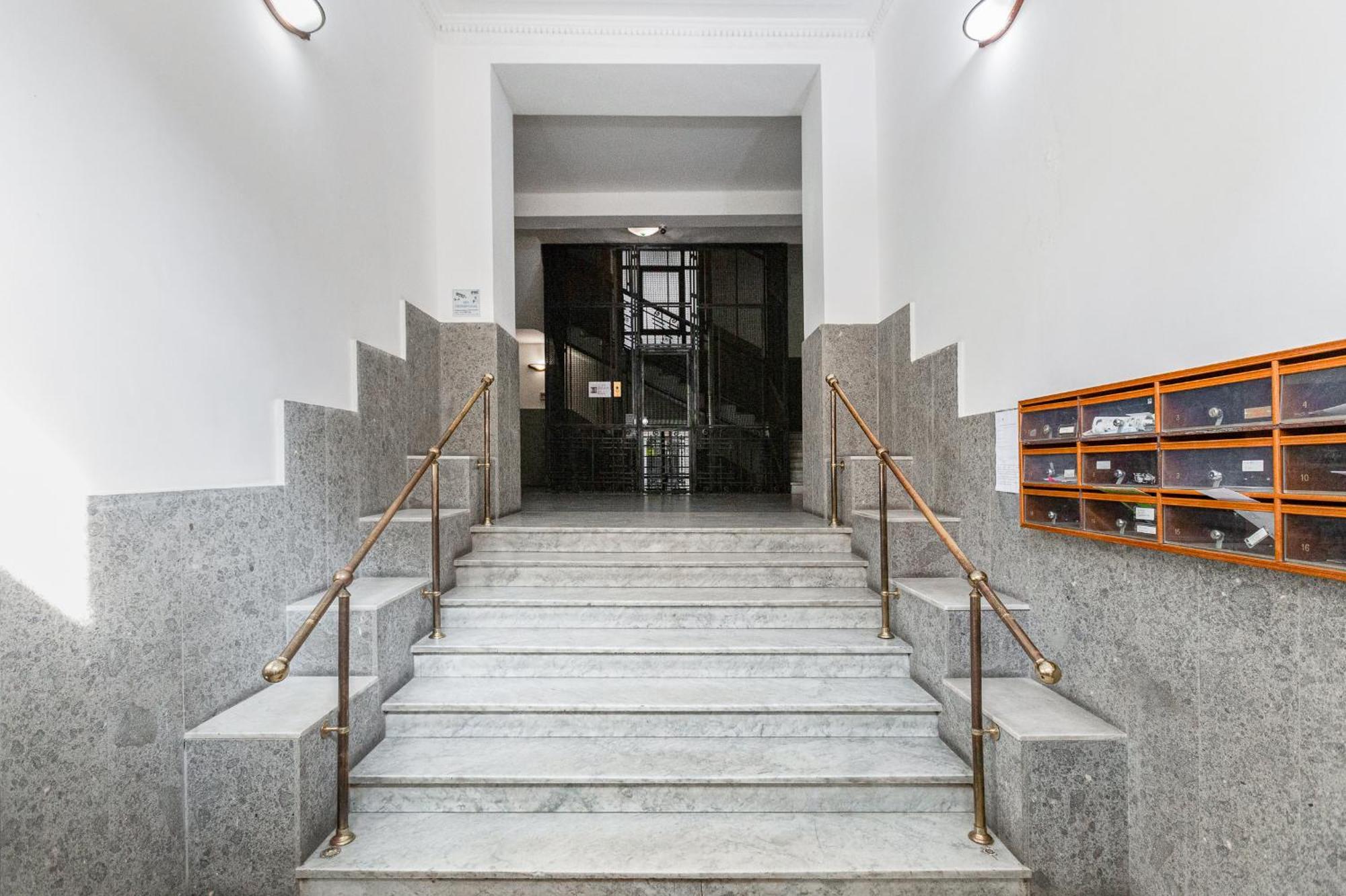 Apartment 3-bedroom Near Trastevere Station Rom