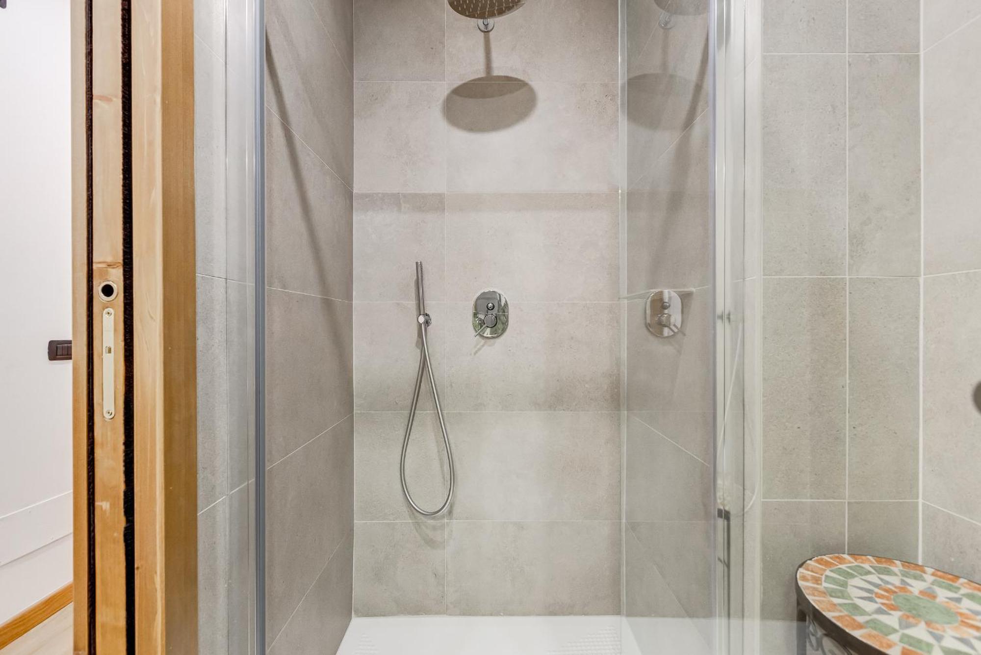 Apartment 3-bedroom Near Trastevere Station *
