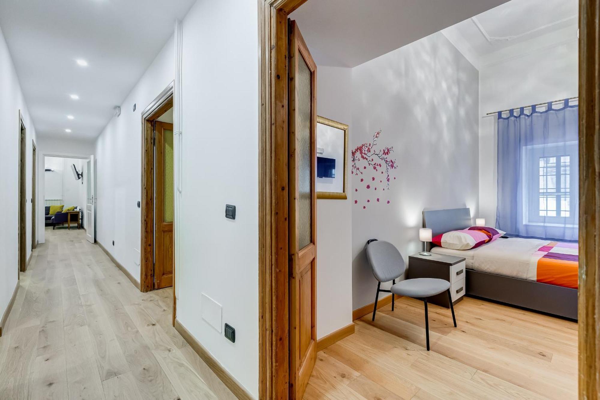 3-bedroom Near Trastevere Station * Rom