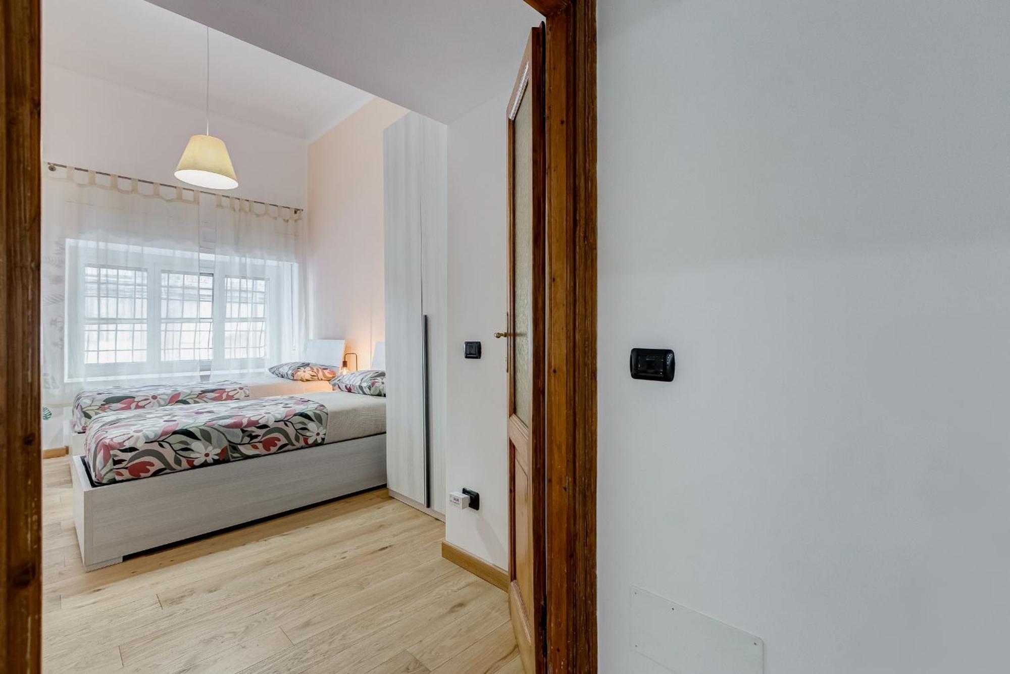 3-bedroom Near Trastevere Station Apartment