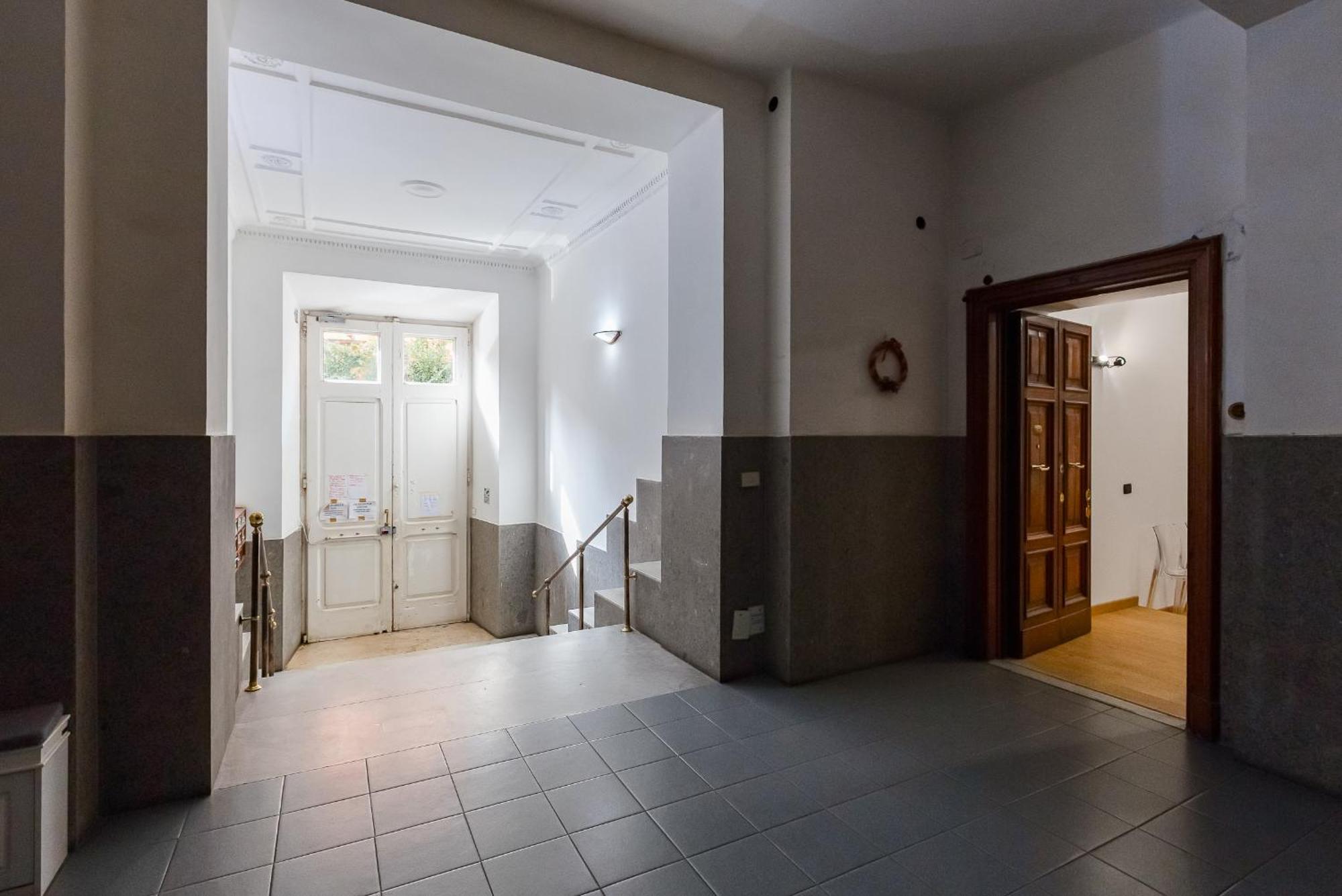 3-bedroom Near Trastevere Station Apartment