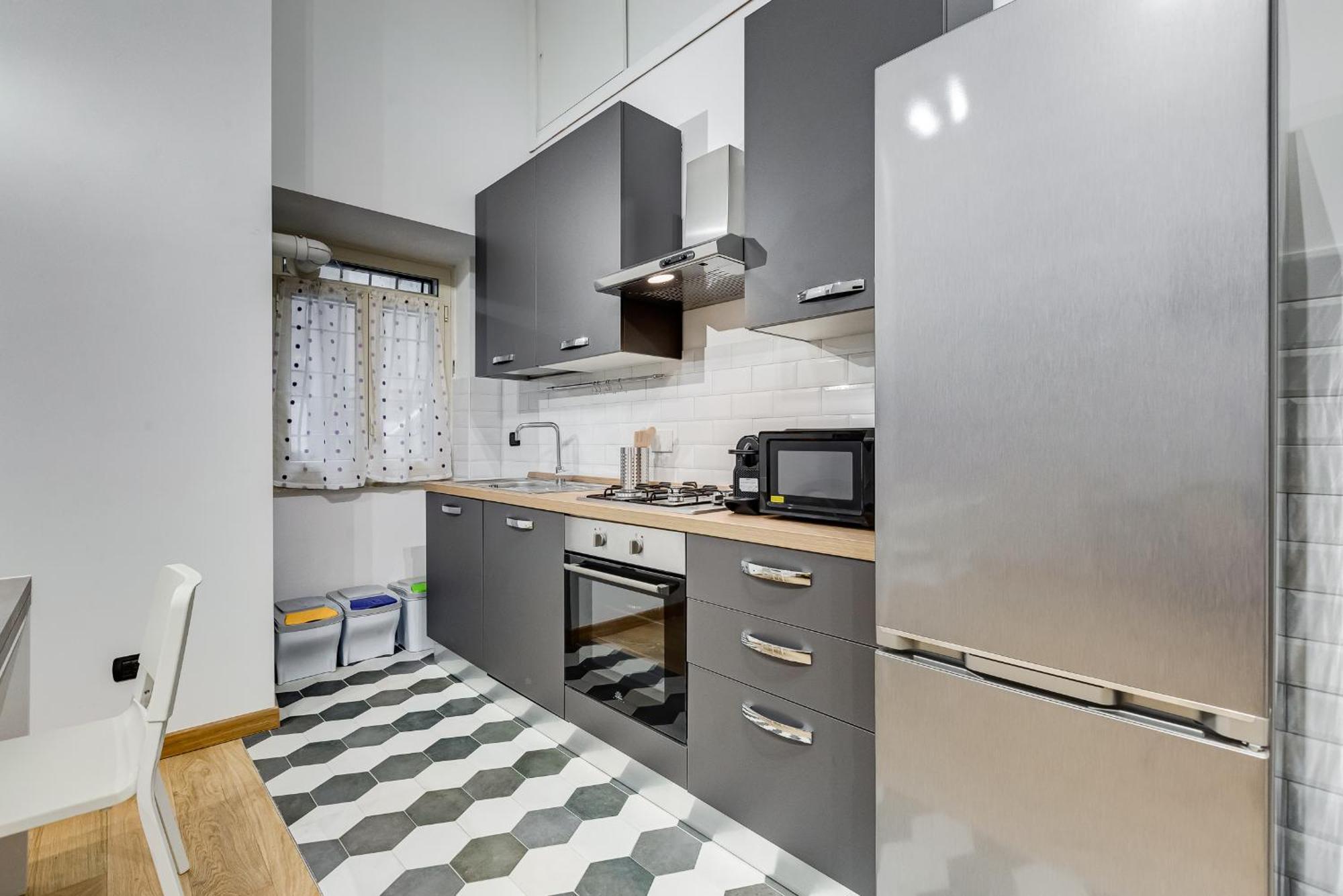 Apartment 3-bedroom Near Trastevere Station *