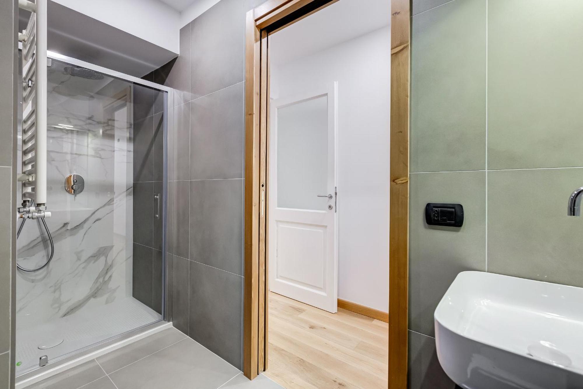 Apartment 3-bedroom Near Trastevere Station Rom