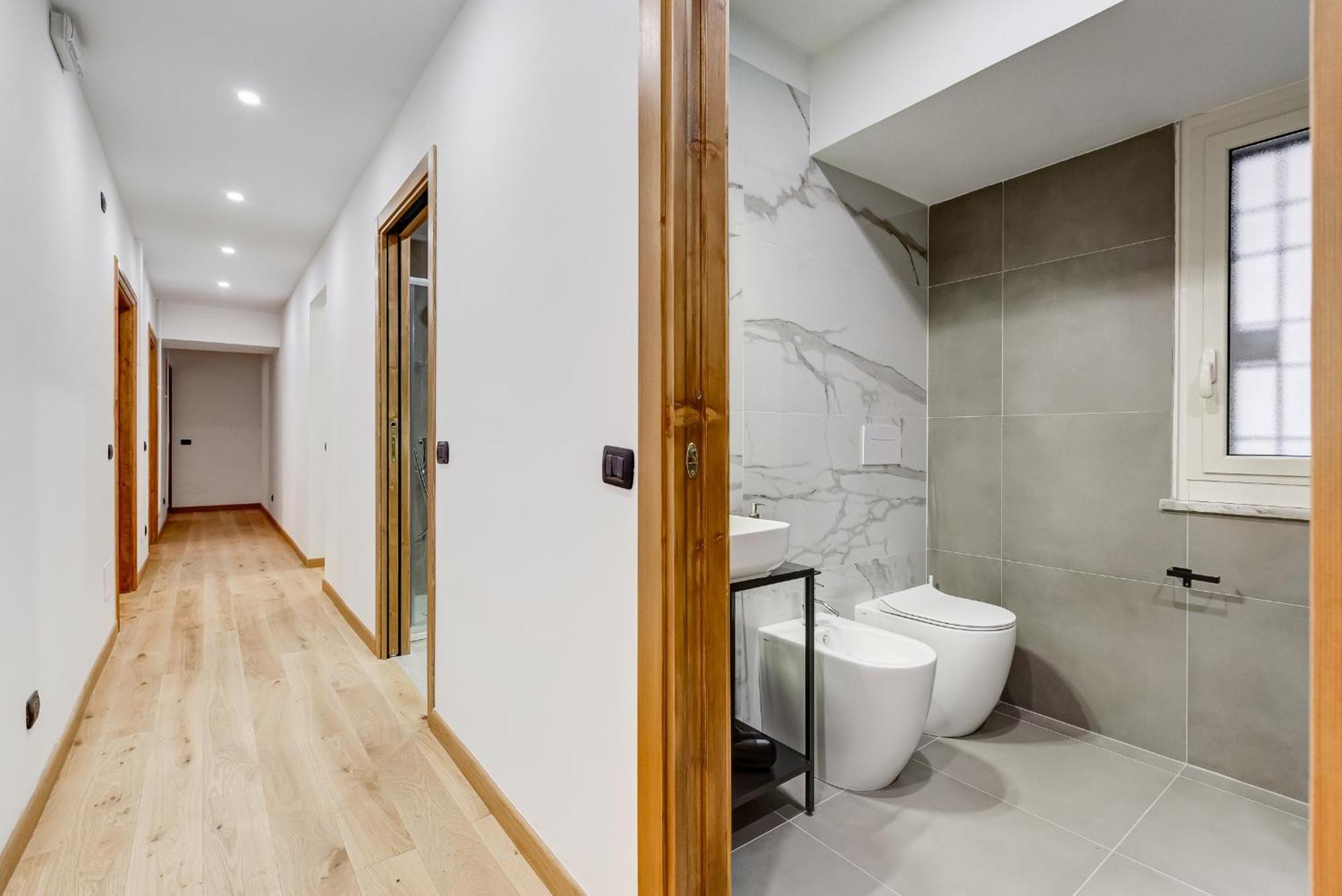 3-bedroom Near Trastevere Station Rom